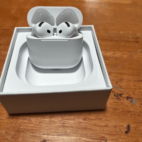 Wireless White Earbuds